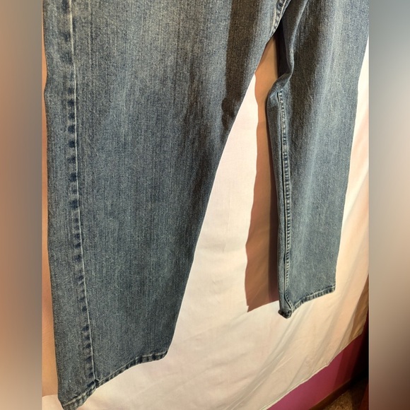 Men’s Wrangler Relaxed Fit 40x32 Jeans - Picture 5 of 8